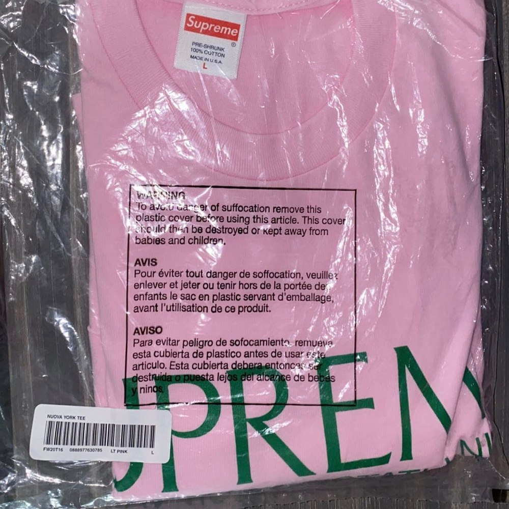 Supreme tee